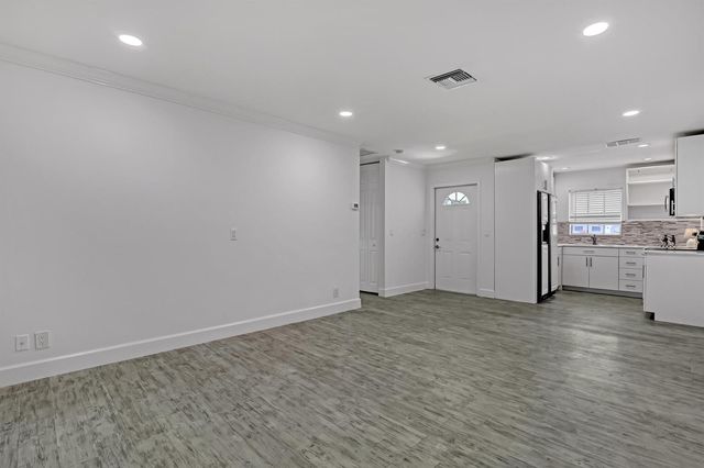 2940 Crosley Drive E, West Palm Beach, FL 33415
