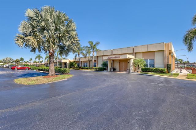 2940 Crosley Drive E, West Palm Beach, FL 33415