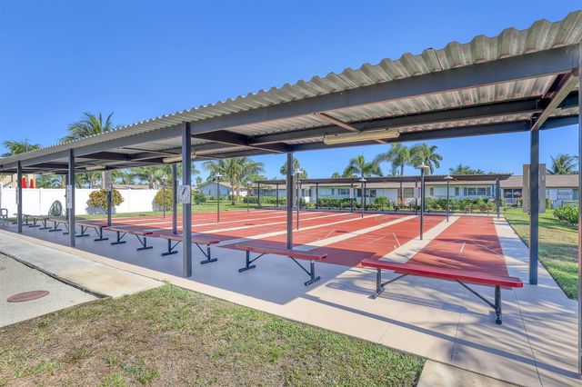 2940 Crosley Drive E, West Palm Beach, FL 33415