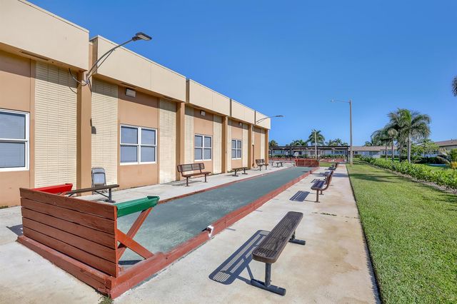 2940 Crosley Drive E, West Palm Beach, FL 33415