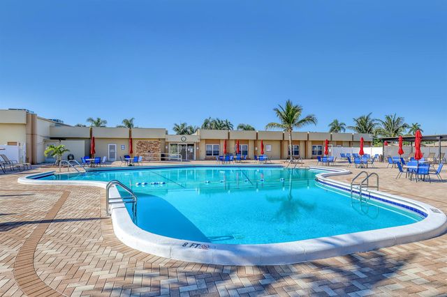 2940 Crosley Drive E, West Palm Beach, FL 33415