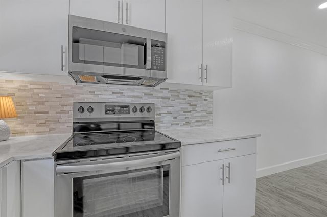 2940 Crosley Drive E, West Palm Beach, FL 33415