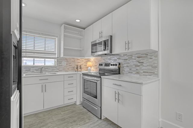 2940 Crosley Drive E, West Palm Beach, FL 33415