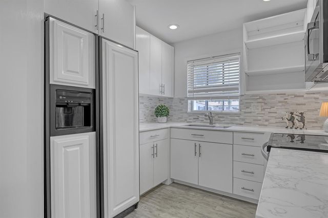 2940 Crosley Drive E, West Palm Beach, FL 33415