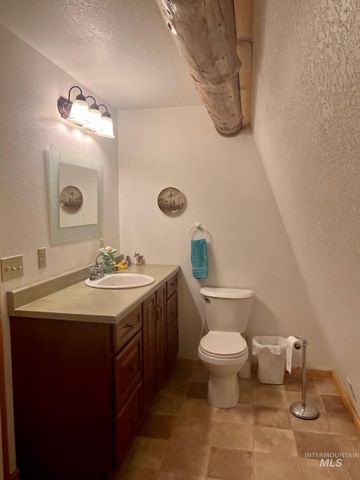 706 and 704 Canyon Rim Lane, Orofino, ID 83544