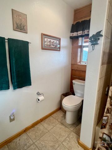 706 and 704 Canyon Rim Lane, Orofino, ID 83544