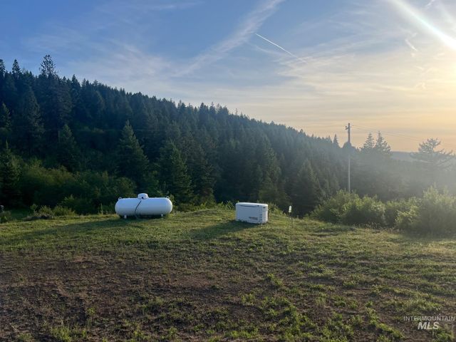 706 and 704 Canyon Rim Lane, Orofino, ID 83544