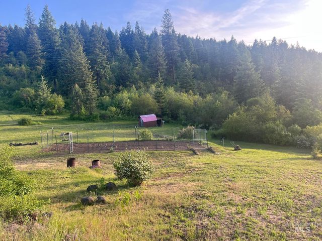 706 and 704 Canyon Rim Lane, Orofino, ID 83544