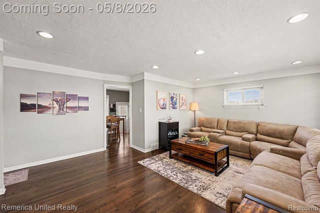 31617 Hees Street, Livonia, MI 48150