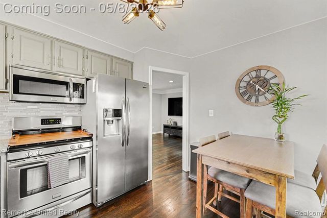 31617 Hees Street, Livonia, MI 48150
