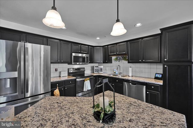 8101-J CARL WILLIAMS BLVD, Harrisburg, PA 17112