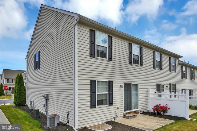 8101-J CARL WILLIAMS BLVD, Harrisburg, PA 17112