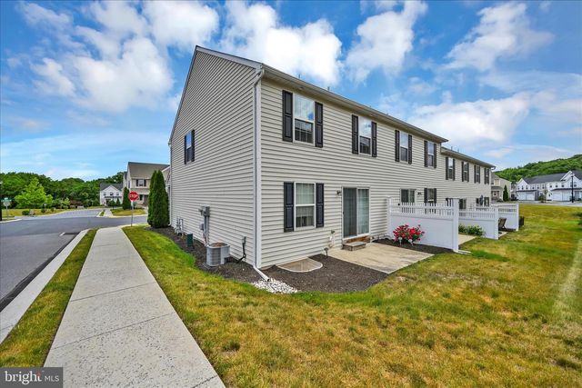 8101-J CARL WILLIAMS BLVD, Harrisburg, PA 17112