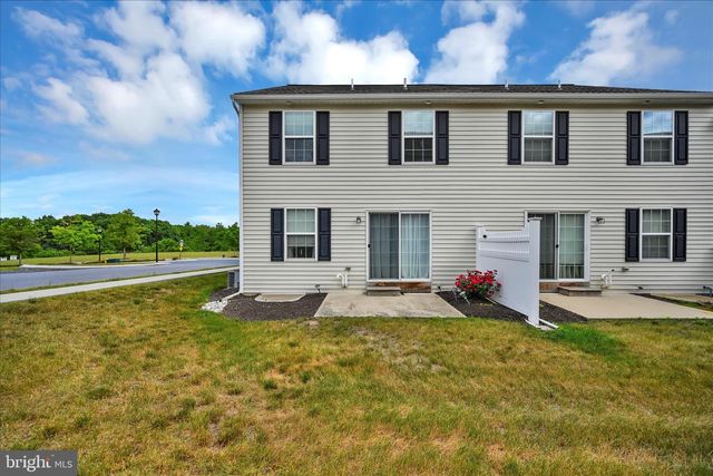 8101-J CARL WILLIAMS BLVD, Harrisburg, PA 17112