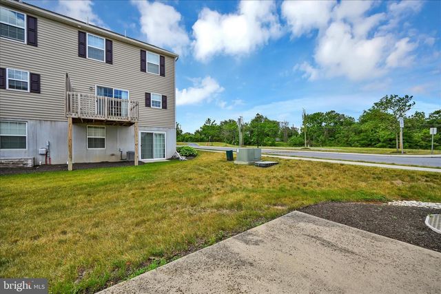 8101-J CARL WILLIAMS BLVD, Harrisburg, PA 17112