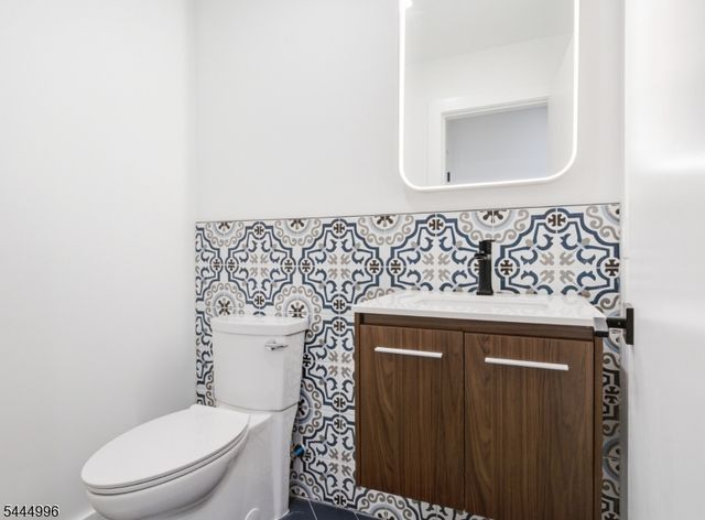 647 S 10Th St, Newark City, NJ 07108