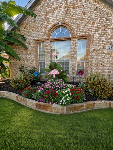 118 Golfers Way, Azle, TX 76020