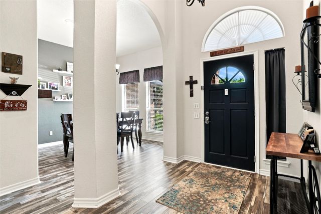 118 Golfers Way, Azle, TX 76020