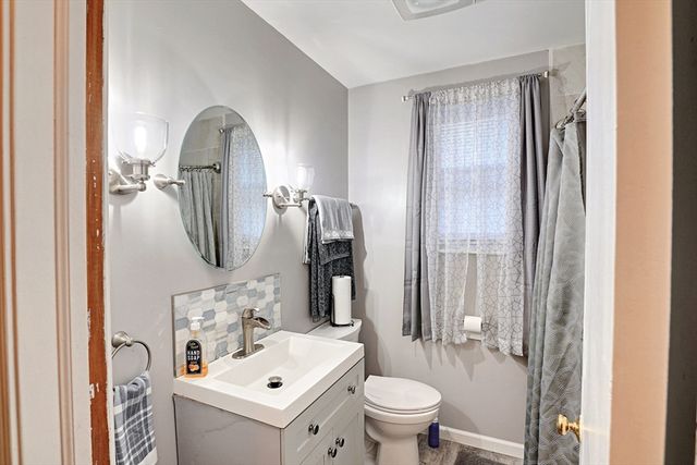 161 Fernbank Road, Springfield, MA 01129