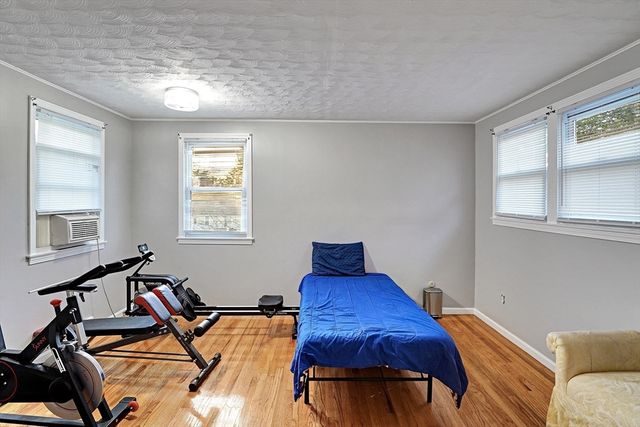 161 Fernbank Road, Springfield, MA 01129