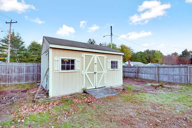 161 Fernbank Road, Springfield, MA 01129
