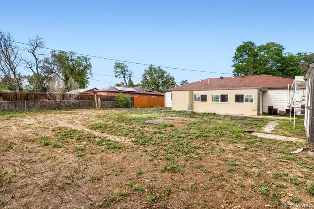 935 Quari Street, Aurora, CO 80011