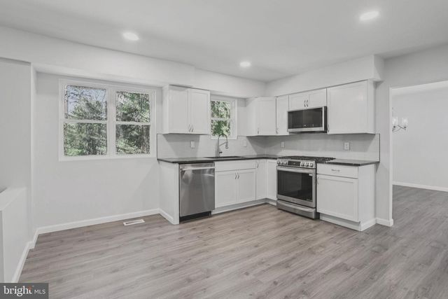 37 OSAGE TR., Medford Lakes, NJ 08055