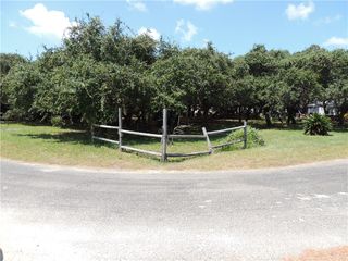 000 Wildwood Dr, Ingleside, TX 78362