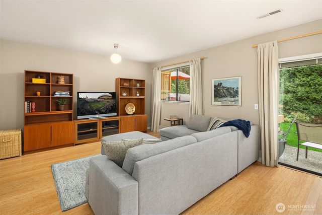 3922 229th Place SE, Sammamish, WA 98075