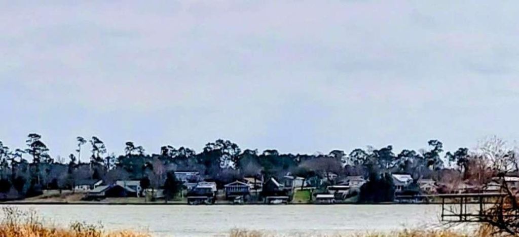 129 Lakeshore N, Onalaska, TX 77360