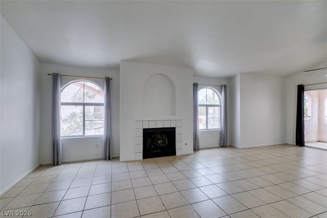 7570 West Flamingo Road 252, Las Vegas, NV 89147
