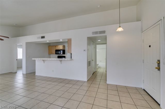 7570 West Flamingo Road 252, Las Vegas, NV 89147