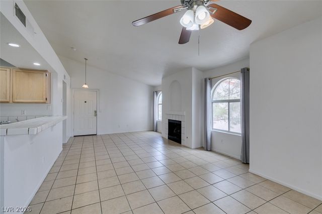 7570 West Flamingo Road 252, Las Vegas, NV 89147