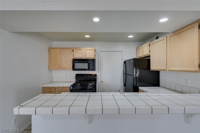 7570 West Flamingo Road 252, Las Vegas, NV 89147