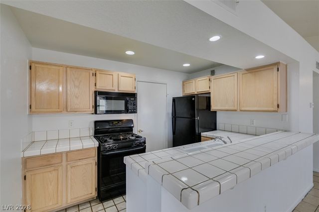 7570 West Flamingo Road 252, Las Vegas, NV 89147