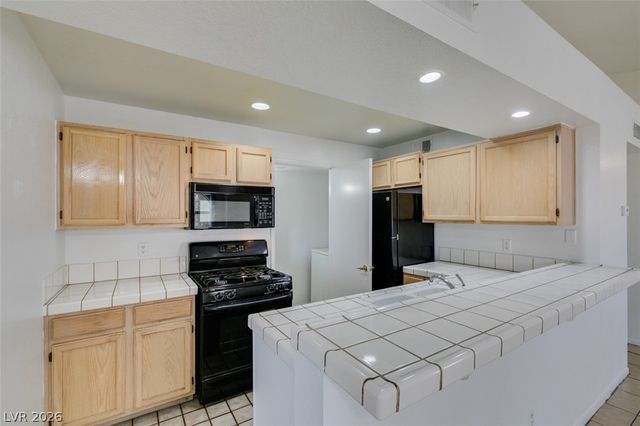 7570 West Flamingo Road 252, Las Vegas, NV 89147