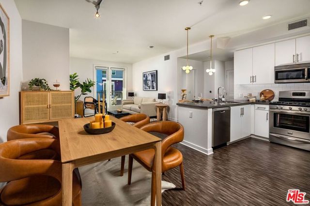 1120 W 6th Street 2201, Los Angeles, CA 90017