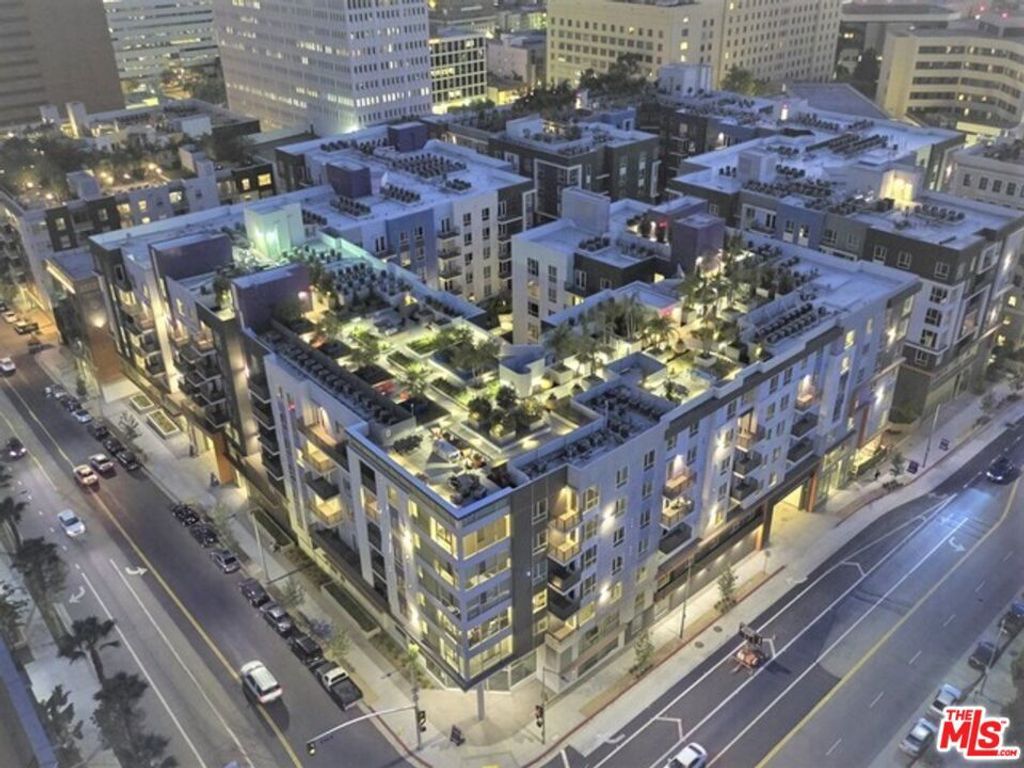 1120 W 6th Street 2201, Los Angeles, CA 90017