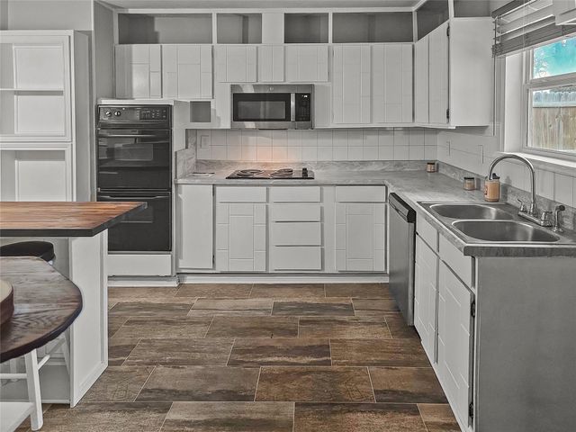 701 Idlewilde Drive, Lewisville, TX 75067