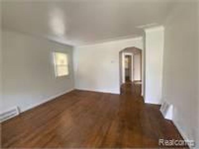 8074 Plainview Avenue, Detroit, MI 48228