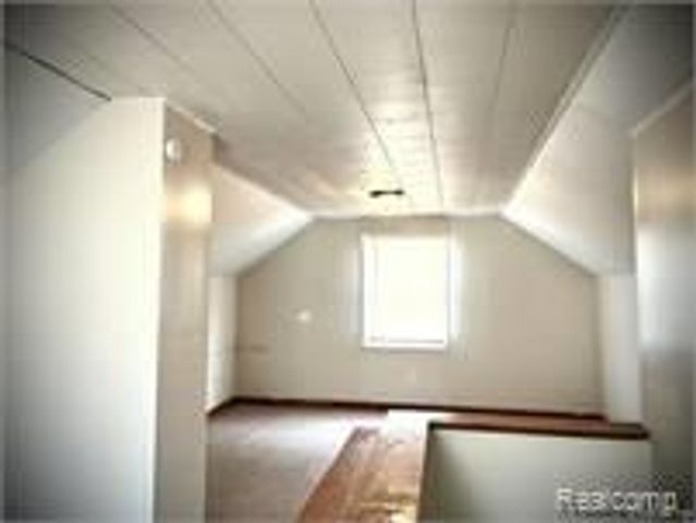 8074 Plainview Avenue, Detroit, MI 48228
