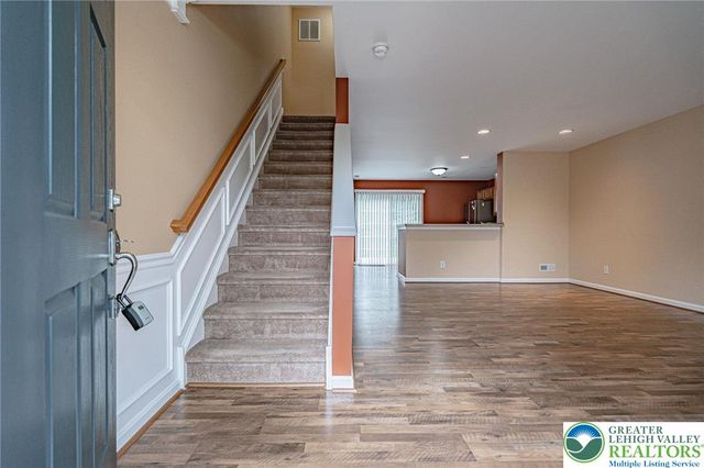1396 Artisan Court, Upper Macungie Twp, PA 18031