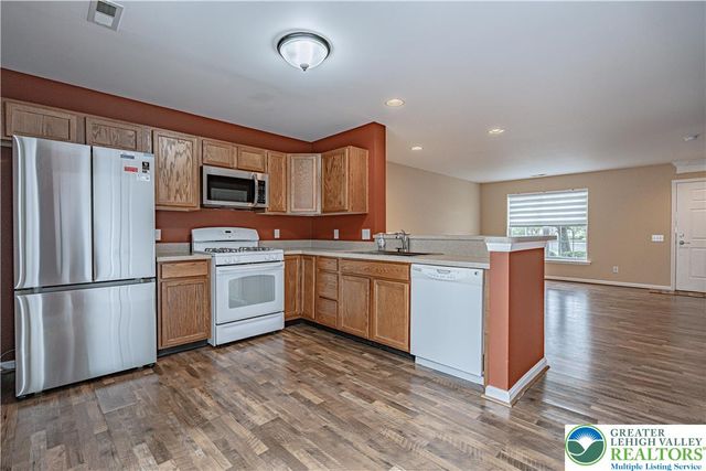 1396 Artisan Court, Upper Macungie Twp, PA 18031