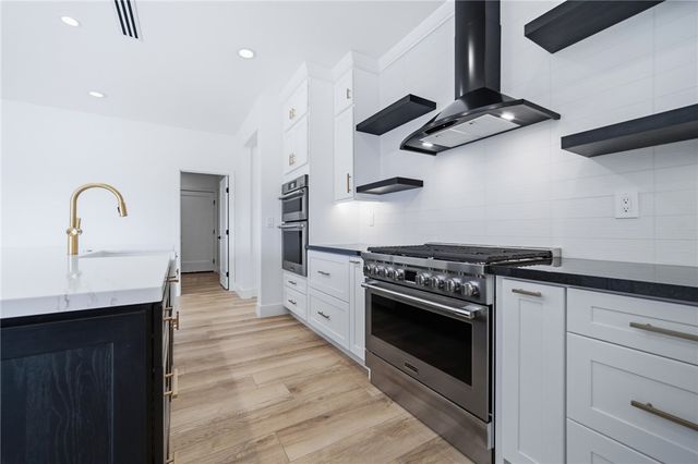 572 E Border Lane, Mohave Valley, AZ 86440