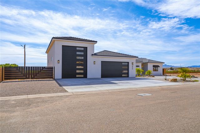 572 E Border Lane, Mohave Valley, AZ 86440