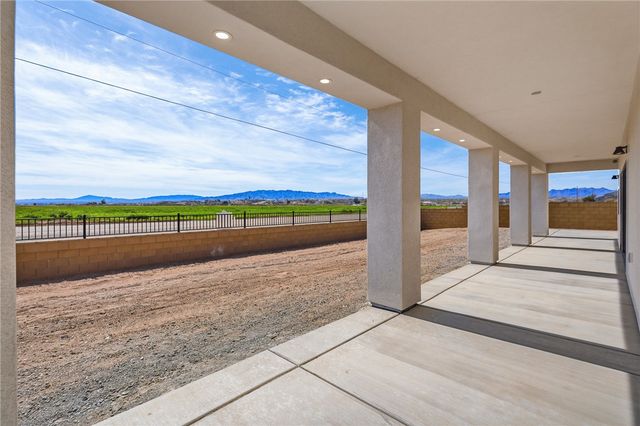 572 E Border Lane, Mohave Valley, AZ 86440
