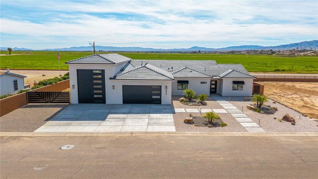 572 E Border Lane, Mohave Valley, AZ 86440