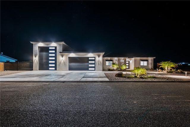 572 E Border Lane, Mohave Valley, AZ 86440