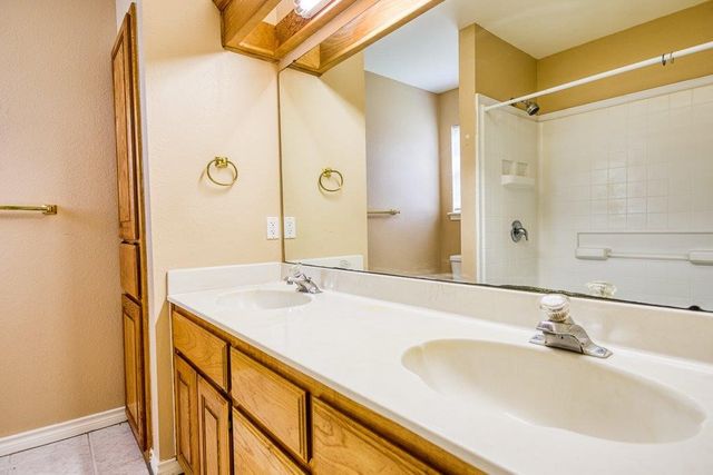 2322 Willow Dr, Portland, TX 78374