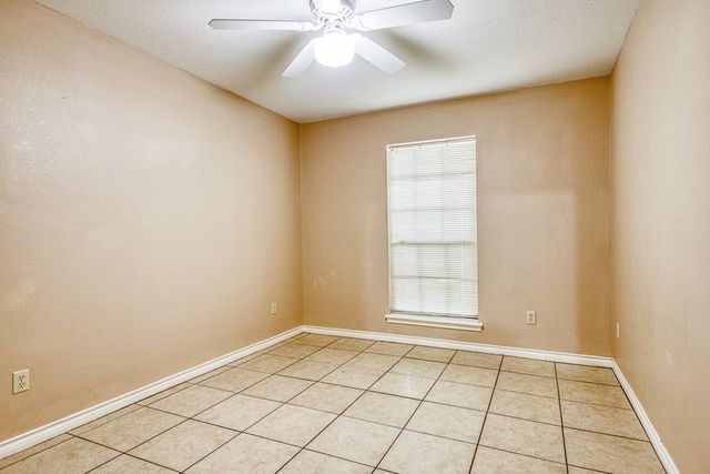 2322 Willow Dr, Portland, TX 78374